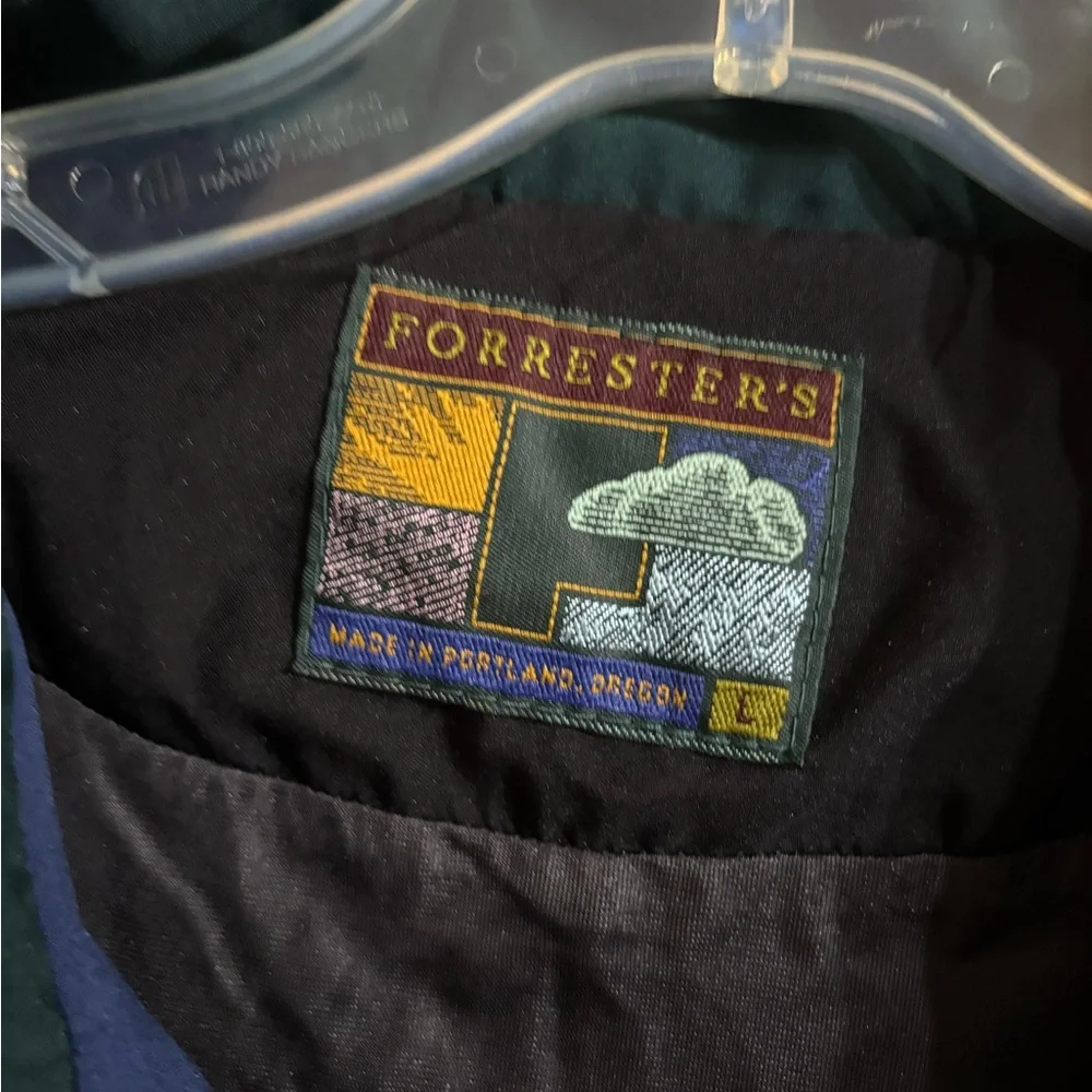 Colorful  Forrester's Gore Tex Outdoor Men's L windbreaker jacket.
